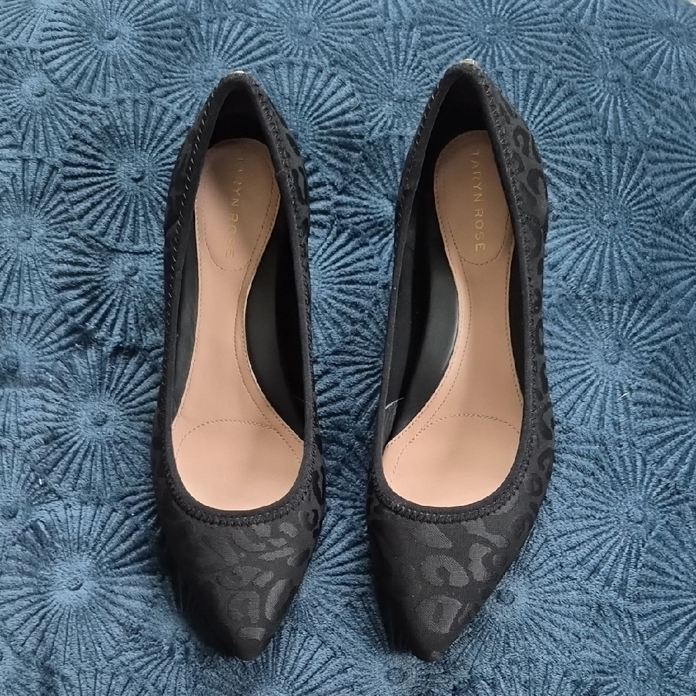 Taryn Rose Black Patterned 2 Inch Heels Size 7 B